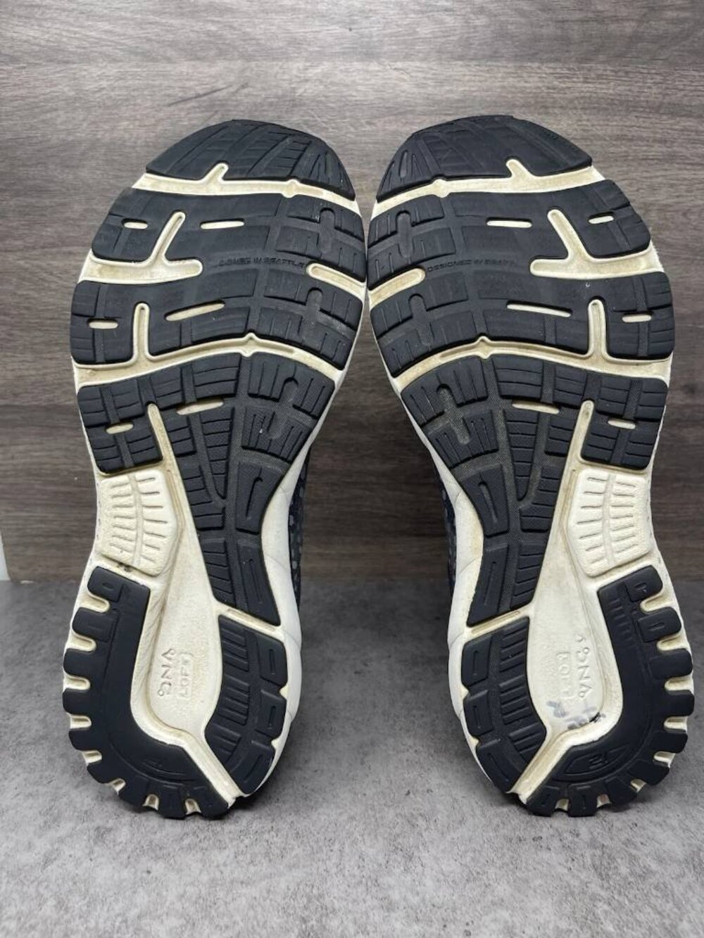 LIKE NEW Brooks Mens Adrenaline GTS 21 (2E Wide) Running Shoes Size 10.5 - Picture 6 of 6